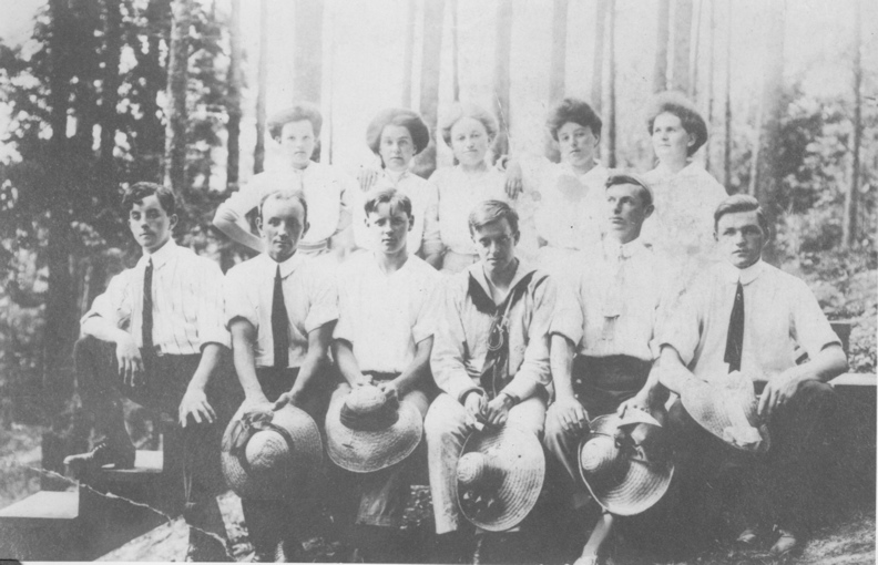 The Johnstones: Gertrude Scott Dunbrack (back row, far right); Norman Kent Dunbrack, front row, 2nd from right, 1911