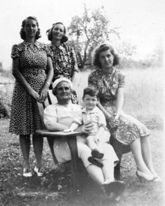 Gertrude Scott Dunbrack and Dorothy Dunbrack, Jeannie Jensen (back row), Hazel Dunbrack and grandson Larry Dunbrack 1940